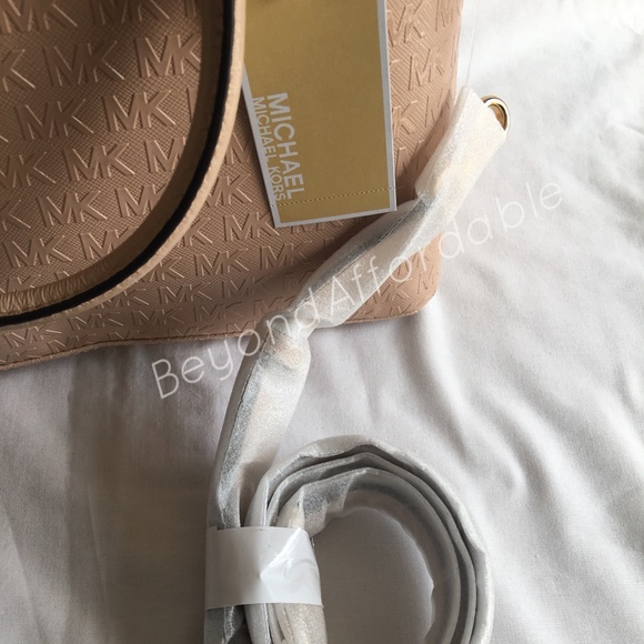 Michael Kors Cindy Dome w/ Signature MK-Lg - Picture 7 of 7